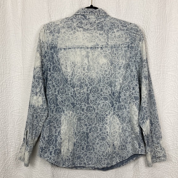 IJeans by Buffalo Women’s Chambray Lace Print Pearl Snap Western Shirt sz Large - Picture 2 of 13